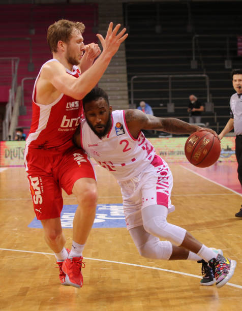 但在更深层 但在更深层