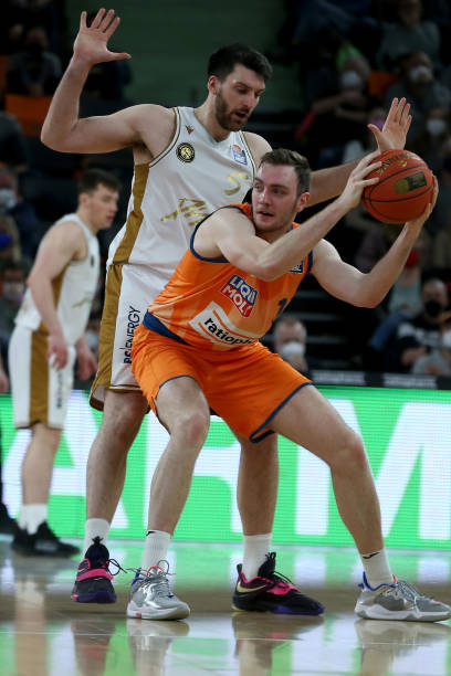 他们需发挥 他们需发挥